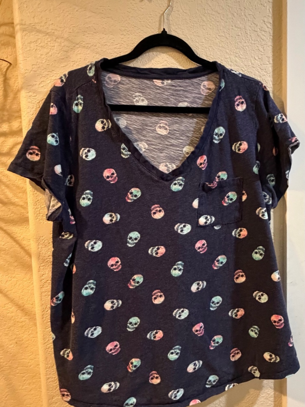 torrid Navy V-Neck Short Sleeve Tee with Pastel Skull Pattern